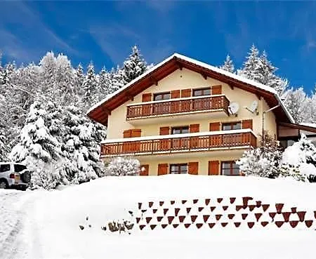 Les Hauts Du 3*